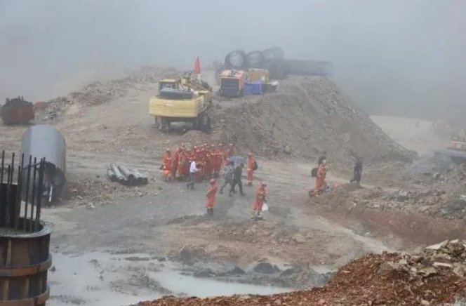 云南綠春發(fā)生泥石流災(zāi)害，導(dǎo)致多人失聯(lián)