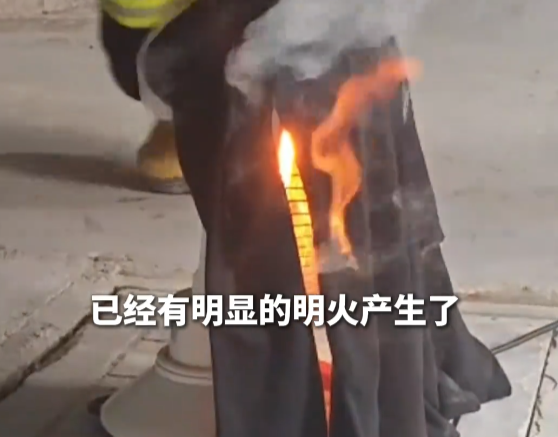 消防實驗告訴你使用電暖器務(wù)必遠(yuǎn)離易燃可燃物