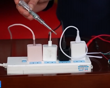 消防試驗提示：充電器長期不拔存隱患