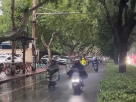 處理不當(dāng)可能爆炸 電動(dòng)自行車(chē)泡水后應(yīng)該這樣做