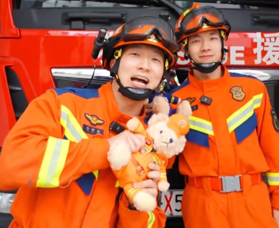 把消防安全“裝”進(jìn)暑假每一天