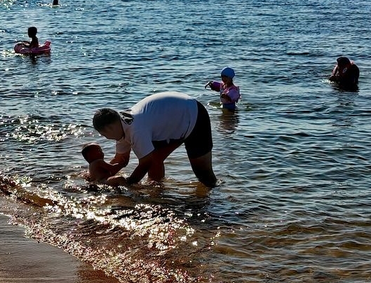 暑期戲水必備！收下這份安全指南→