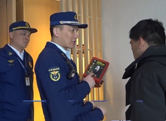 【新聞直播間】查處過(guò)濾式自救呼吸器違法案件377起