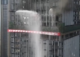 【24小時】四川消防實戰(zhàn)演練 無人機高空滅火