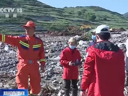 【新聞直播間】無人機(jī)探測提高精確度 甘肅榆中人員搜救持續(xù)推進(jìn)