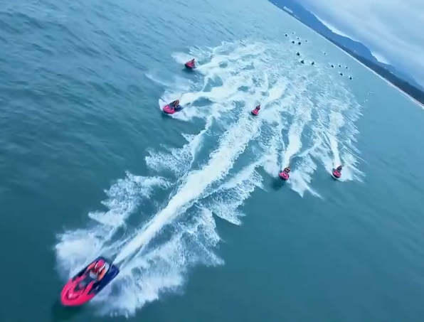 【新華社】海南消防開(kāi)展大規(guī)模水域救援綜合演練