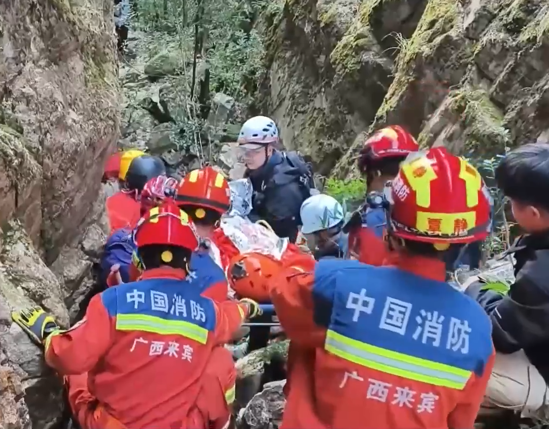 【新聞直播間】女子深山探險受傷 消防7小時艱難救援