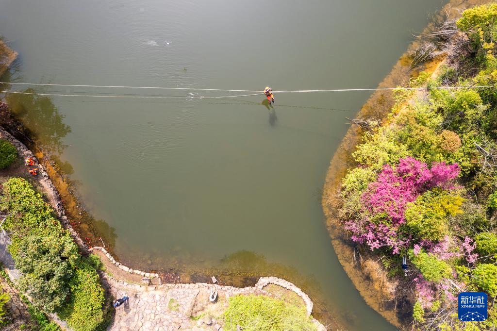 【新華社】長(zhǎng)沙消防開(kāi)展地質(zhì)災(zāi)害救援演練