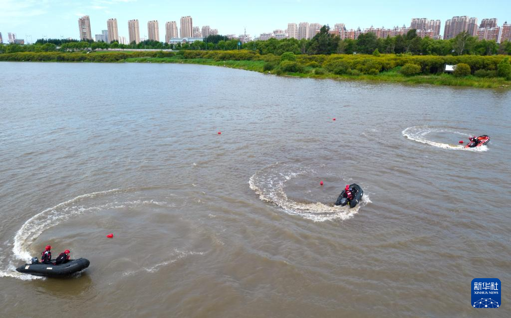 【新華社】哈爾濱：開(kāi)展水域救援演練提升救援能力